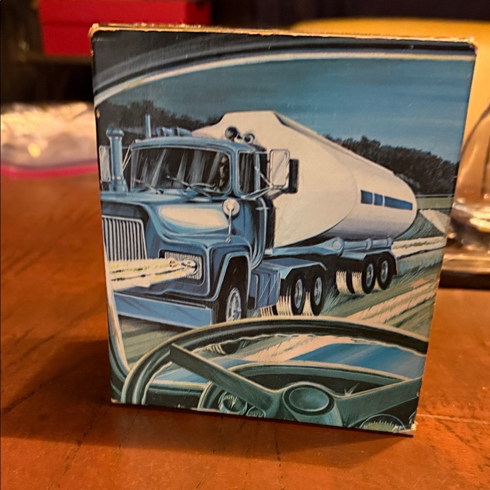 Vintage  ( Empty ) Avon  Box